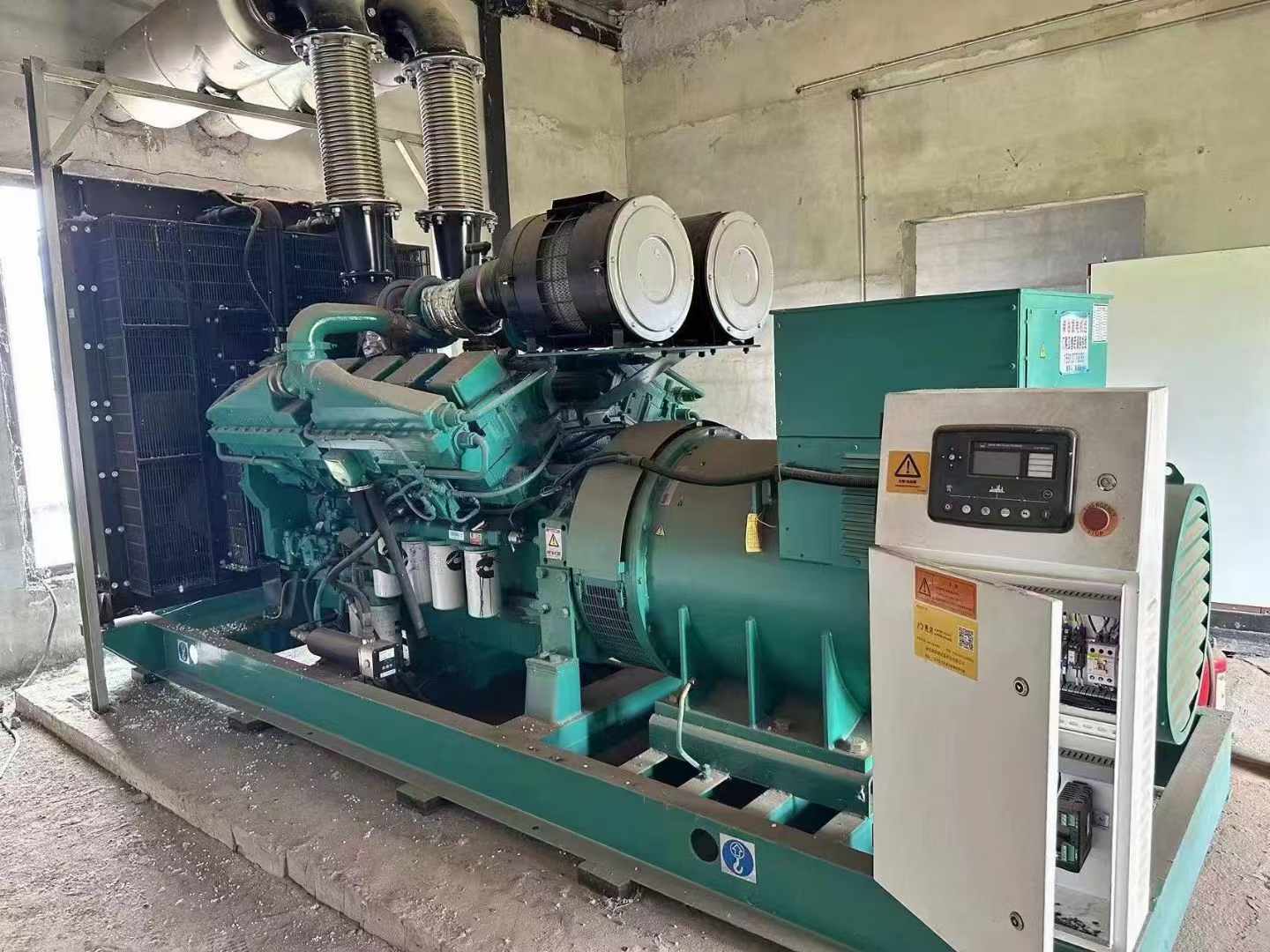 江北无功补偿装置的性能评估需要考虑哪些因素？