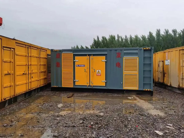 江北柴油发电机如何判断干式空气滤清器是否需要更换？